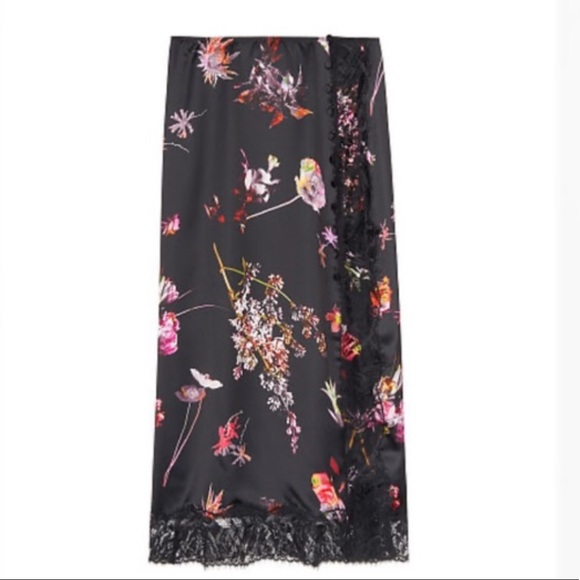 VICTORIA'S SECRET VERY SEXY SATIN SLIP SKIRT - Picture 3 of 6